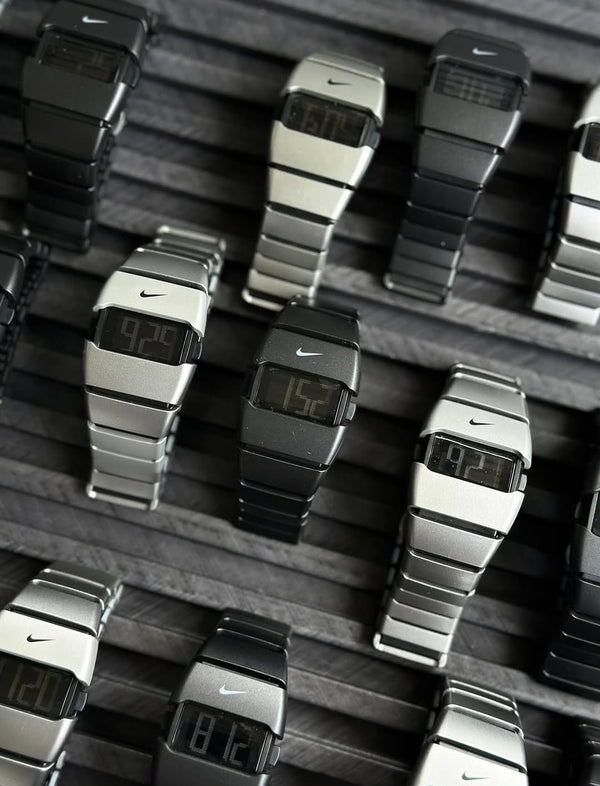 ساعة نايك الاكتروني نموذج B