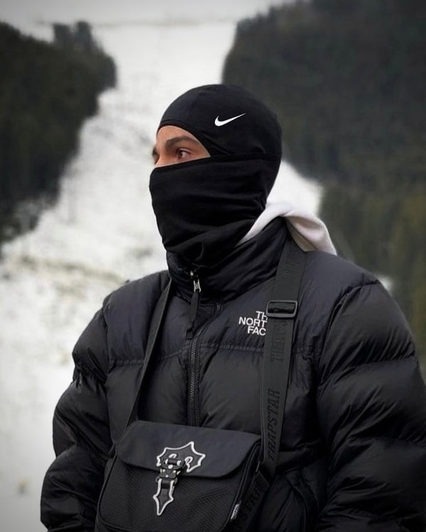 قناع لثام نايك اسود